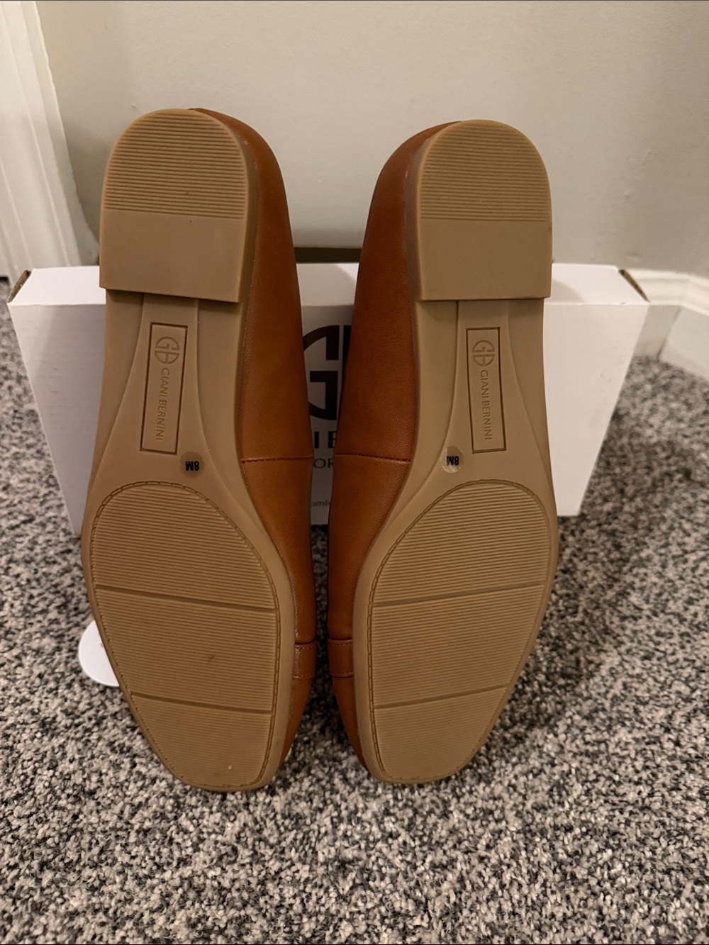 Giani Bernini Cognac Brown Slip-On Flats with Gold Chain Accent - Picture 4 of 5